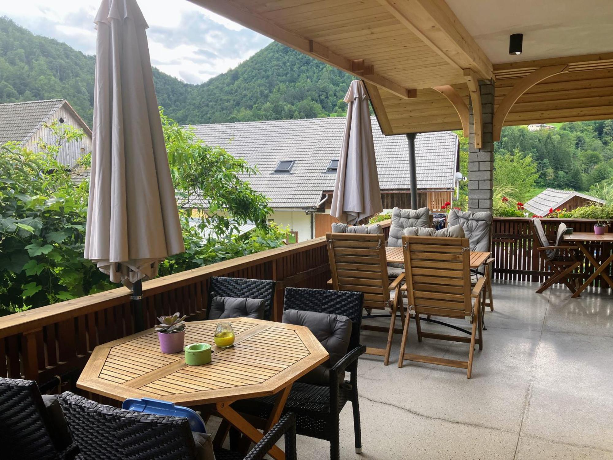 Apartments Pri Bostjanovcu Gorenja Vas エクステリア 写真