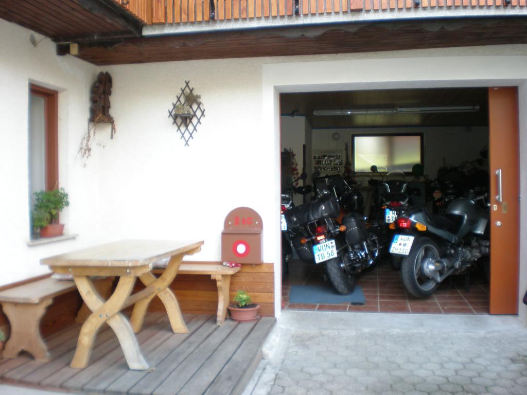 Apartments Pri Bostjanovcu Gorenja Vas エクステリア 写真