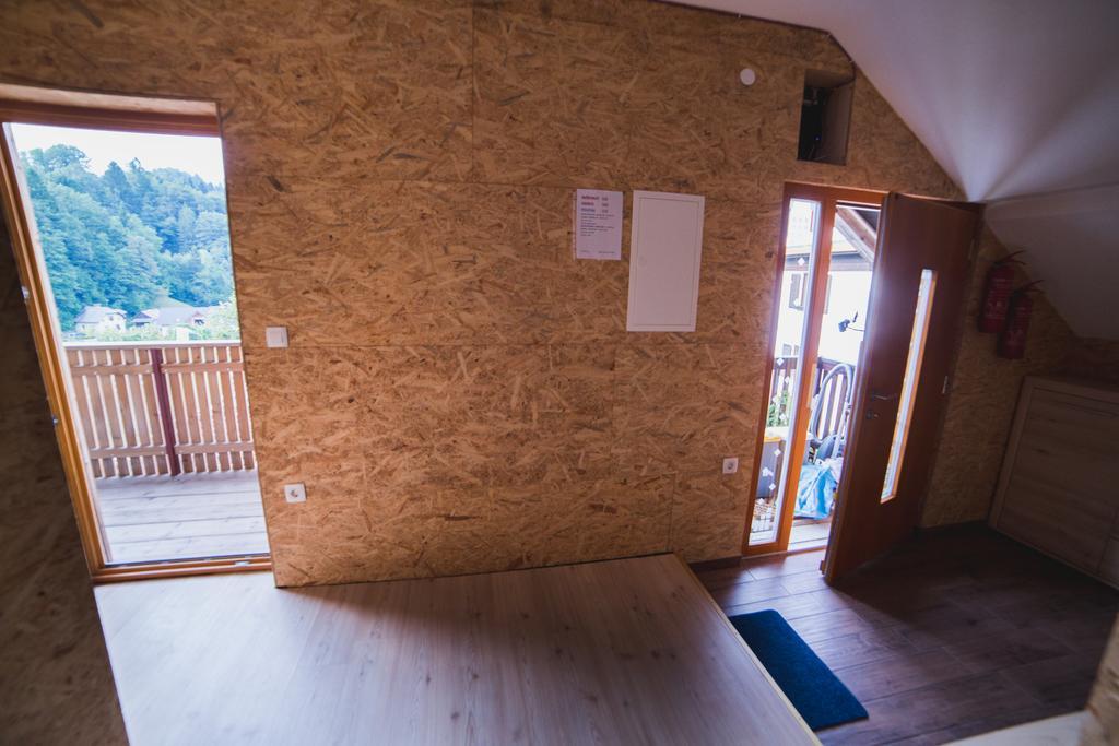 Apartments Pri Bostjanovcu Gorenja Vas エクステリア 写真